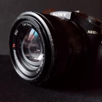 Sony rx10m2  f2.8 24-200mm zeiss