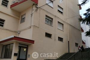 Trivani e servizi, 106 m², zona referenziata