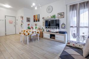 AMPIO DUE LOCALI RISTRUTTURATO E PANORAMICO