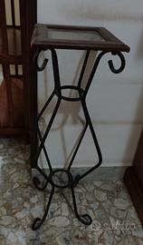 Porta vasi in legno massello e ferro battuto