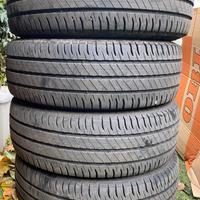 Gomme estive 225 70 R 15 C Michelin