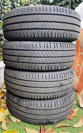 Gomme estive 225 70 R 15 C Michelin