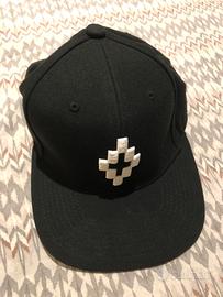 [Cappello Marcelo Burlon]