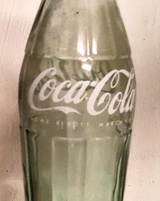Bottiglia in vetro verde di Coca Cola anni 60