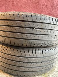Gomme 215 60 17 estive Bridgestone