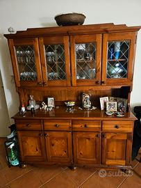 Credenza ed angoliera