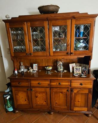 Credenza ed angoliera