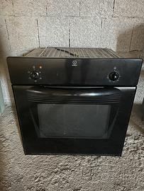 Forno Indesit nero ad incasso  - Solo ritiro