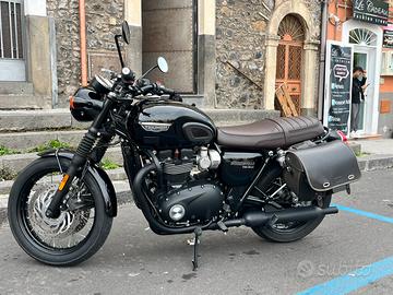 Triumph boneville t 120 black