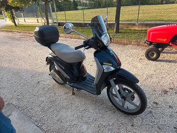 motorino aprilia scarabeo 50