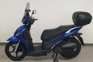Suzuki SIXteen 150 scooter