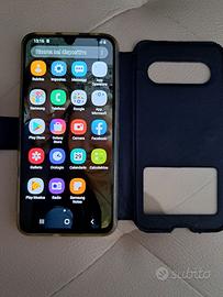 Samsung Galaxy A40, A20 e cellulari vintage