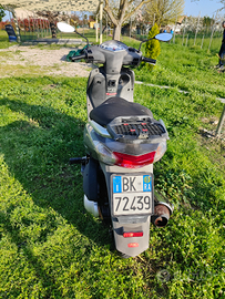 Honda Dylan 125 scooter moto