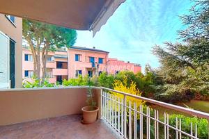 PINETA- TRILOCALE RISTRUTTURATO CON TERRAZZO VIVIB