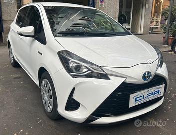 Toyota Yaris 1.5 Hybrid 5 porte Business