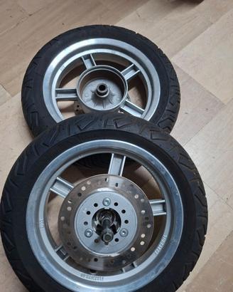 Cerchi per Lambretta pato Ln 125 e ricambi vari.