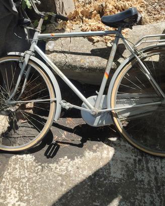 gloria anni 70 uomo ben conservata.