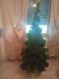 Albero di Natale con palline 