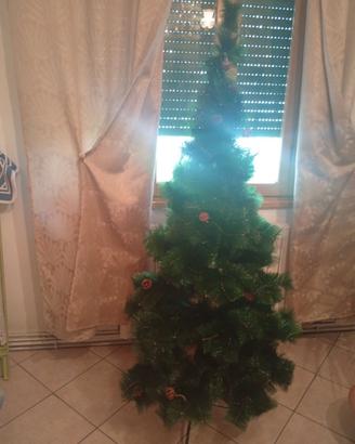 Albero di Natale con palline 