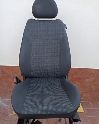 Interni Opel Corsa 2003