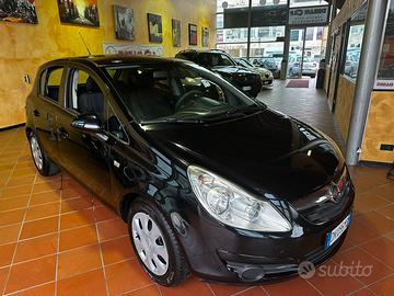 Opel corsa 1.2 benzina 5 porte neopatentati