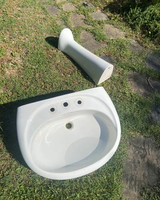 Lavandino a colonna