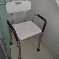 SGABELLO DOCCIA PER ANZIANI