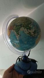 mappamondo che si illumina