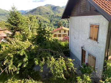 Villa bifamiliare su due livelli da PRIVATO