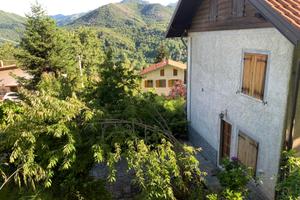 Villa bifamiliare su due livelli da PRIVATO