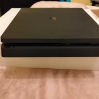 Ps4 con 1000 giga di memoria più 5 giochi