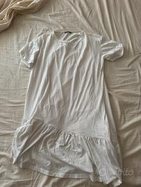 Vestito bianco con balze sul fondo, nuovo