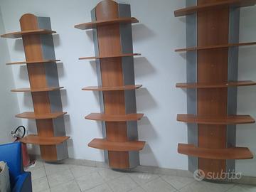 Espositori a muro negozio