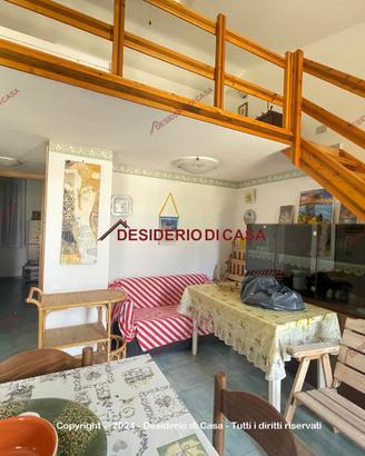 Casa, Campofelice di Roccella.