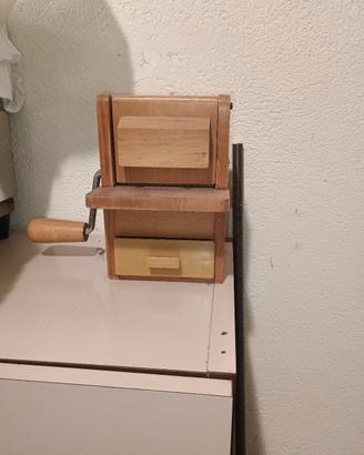  grattugia in legno vintage 