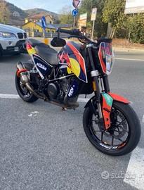 KTM 690 Duke "r" - 2018