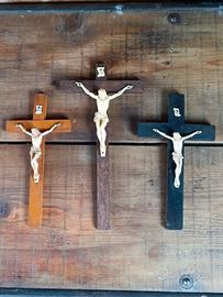 Tre crocifissi vintage 