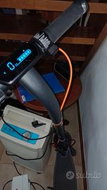 monopattino elettrico Ninebot E2 plus
