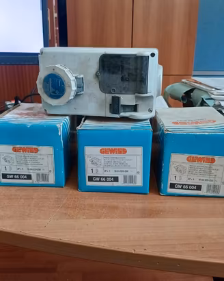 Prese CEE 220 Volt 16 Ampere