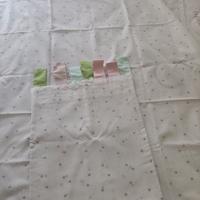 Coppia di tende bianche con stelle grigie