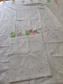 Coppia di tende bianche con stelle grigie