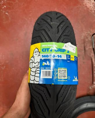 Penumatico 140/70-14 michelin city grip 2
