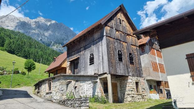 Splendido Stavolo da ristrutturare a Collina di Fo