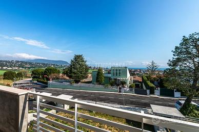 VILLETTA A SCHIERA VISTA MARE