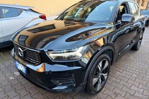 VOLVO XC40 T5 Recharge Plug-in Hybrid R-design