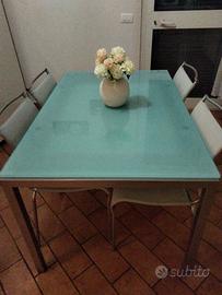 Tavolo da cucina con 4 sedie