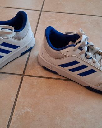 Scarpe Adidas Taglia 38 2/3 bianche e blu