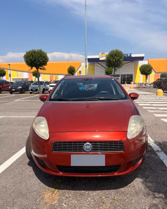 Fiat Grande Punto rossa – Anno 2007 – 207.000 km