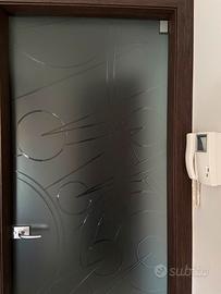 Porta a battente in vetro satinato Bertolotto