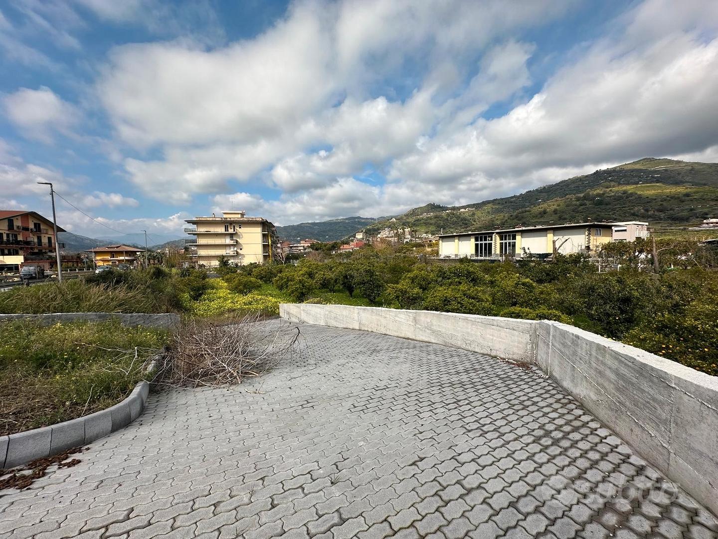 Terreno edificabile a gaggi - Vista 2